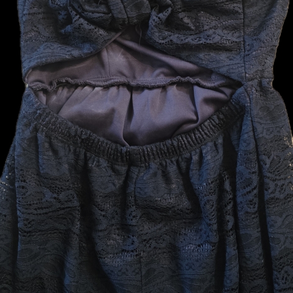 Lace party dress - Picture 4 of 5